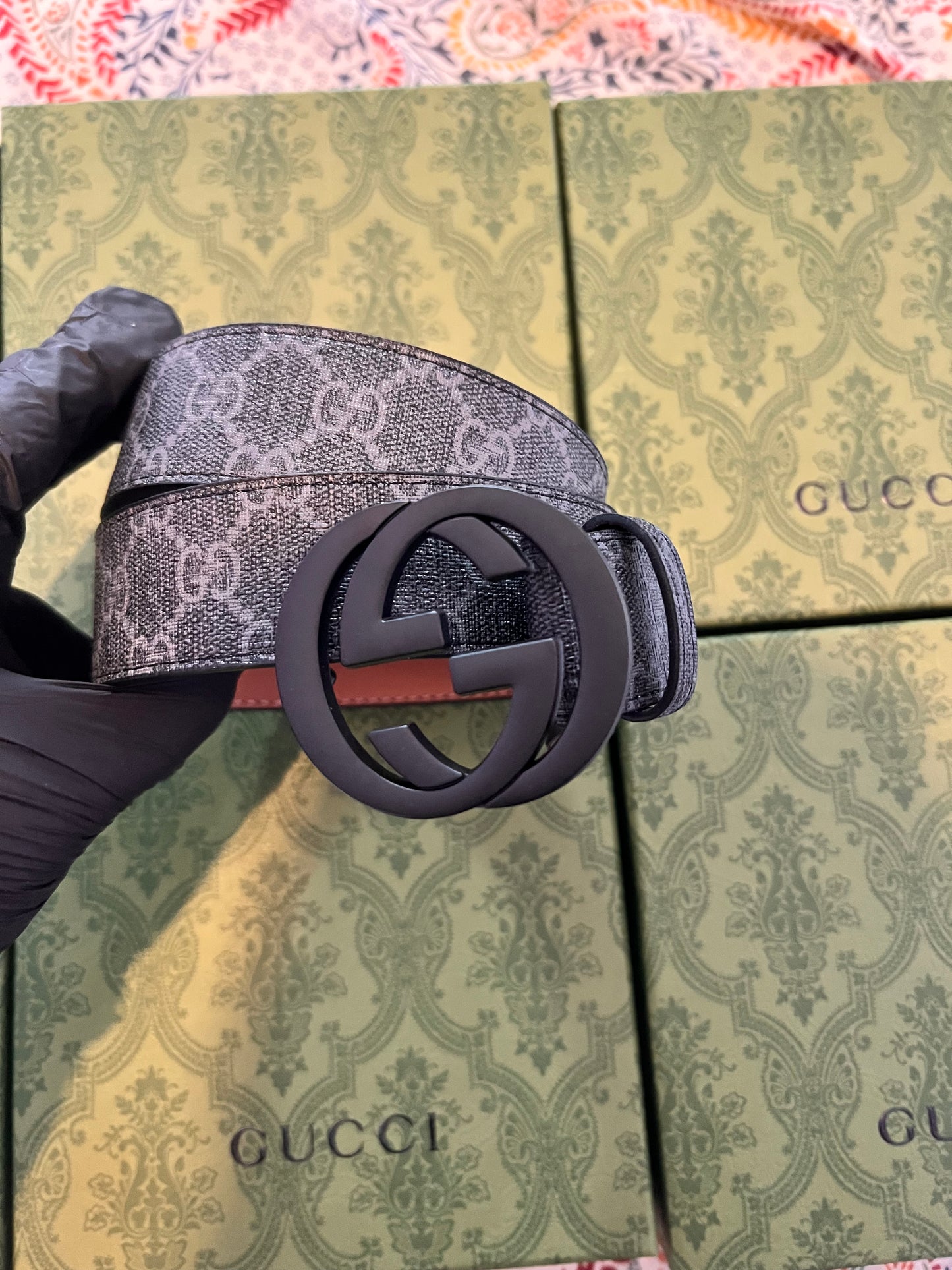 Black G buckle belt with box