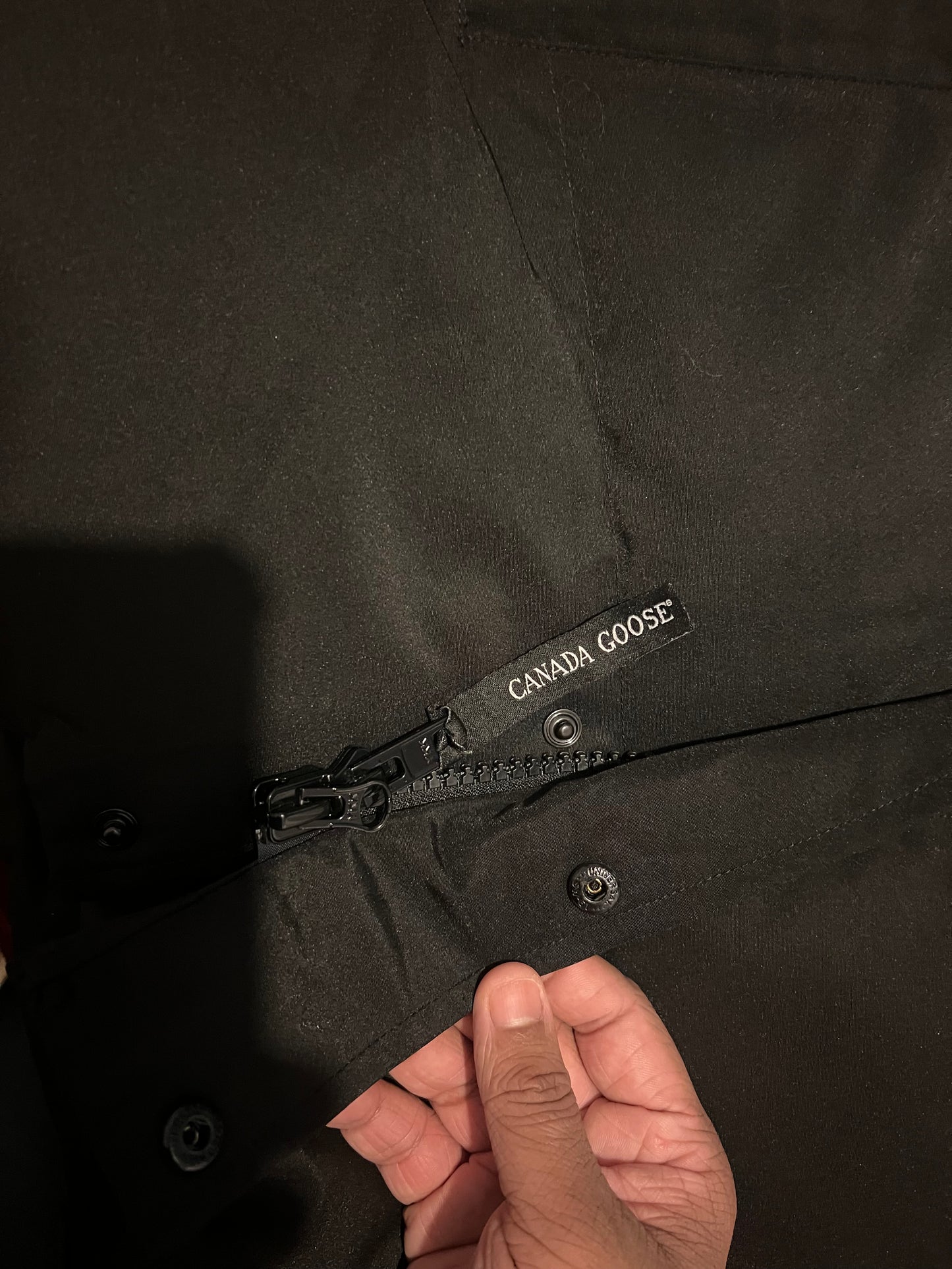 C Goose puffer red badge with fur