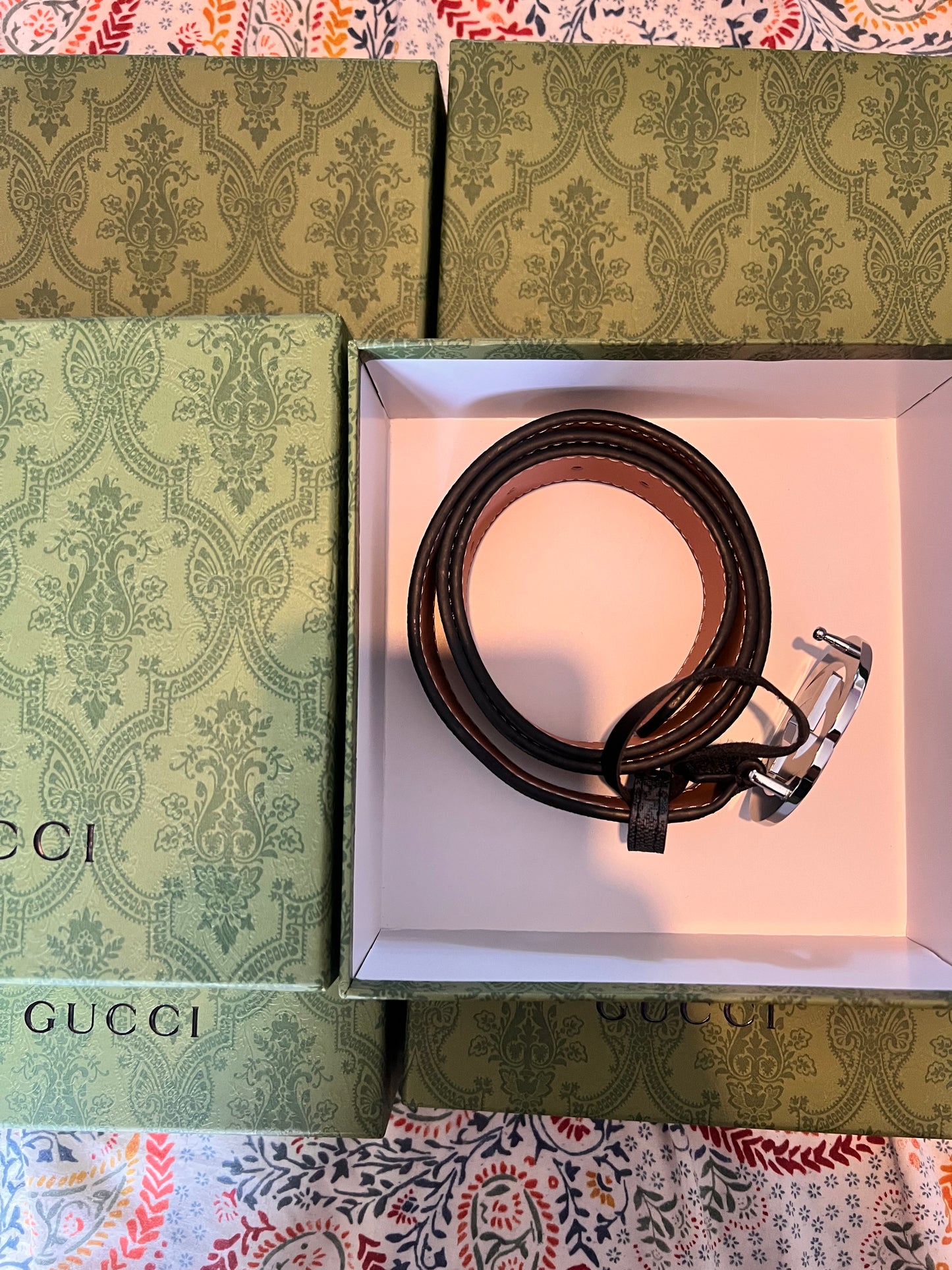 White G buckle belt with box