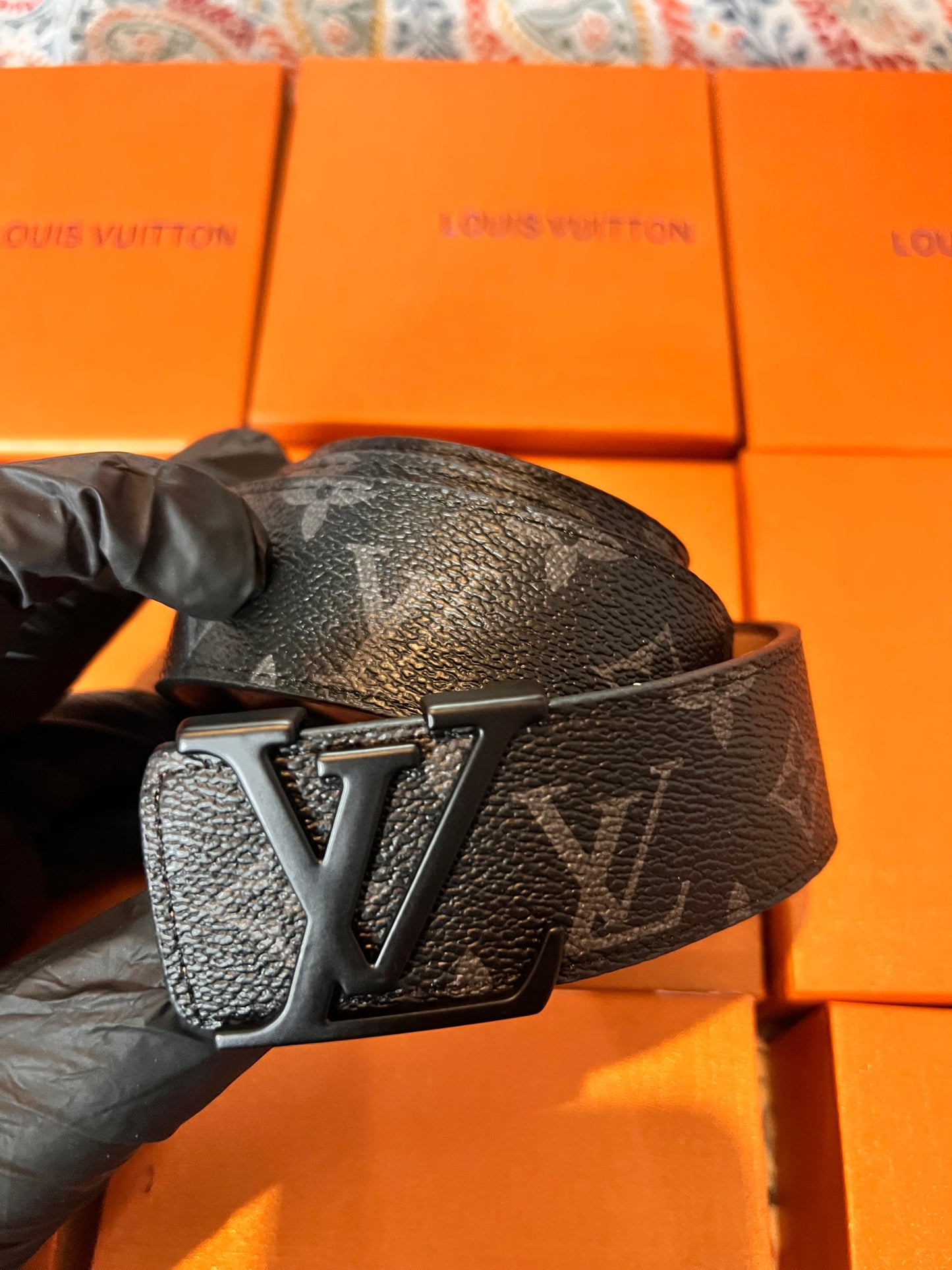 Black L buckle belt with box