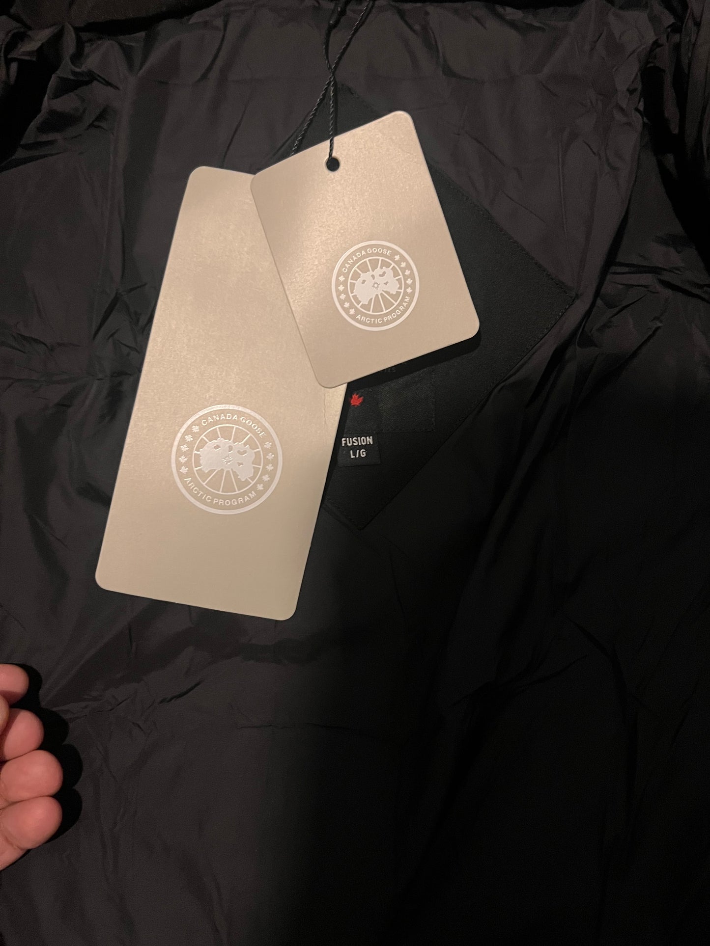 C Goose puffer red badge with fur