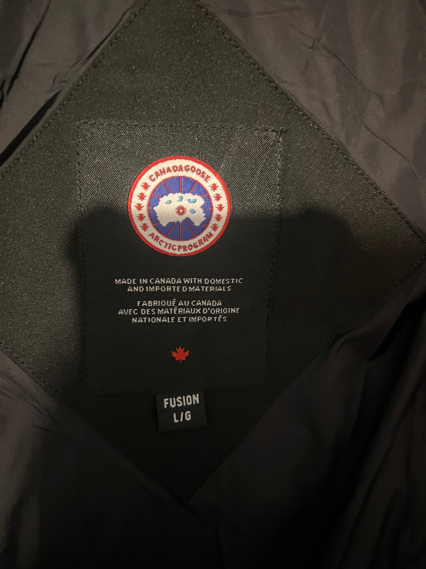 C Goose puffer red badge with fur