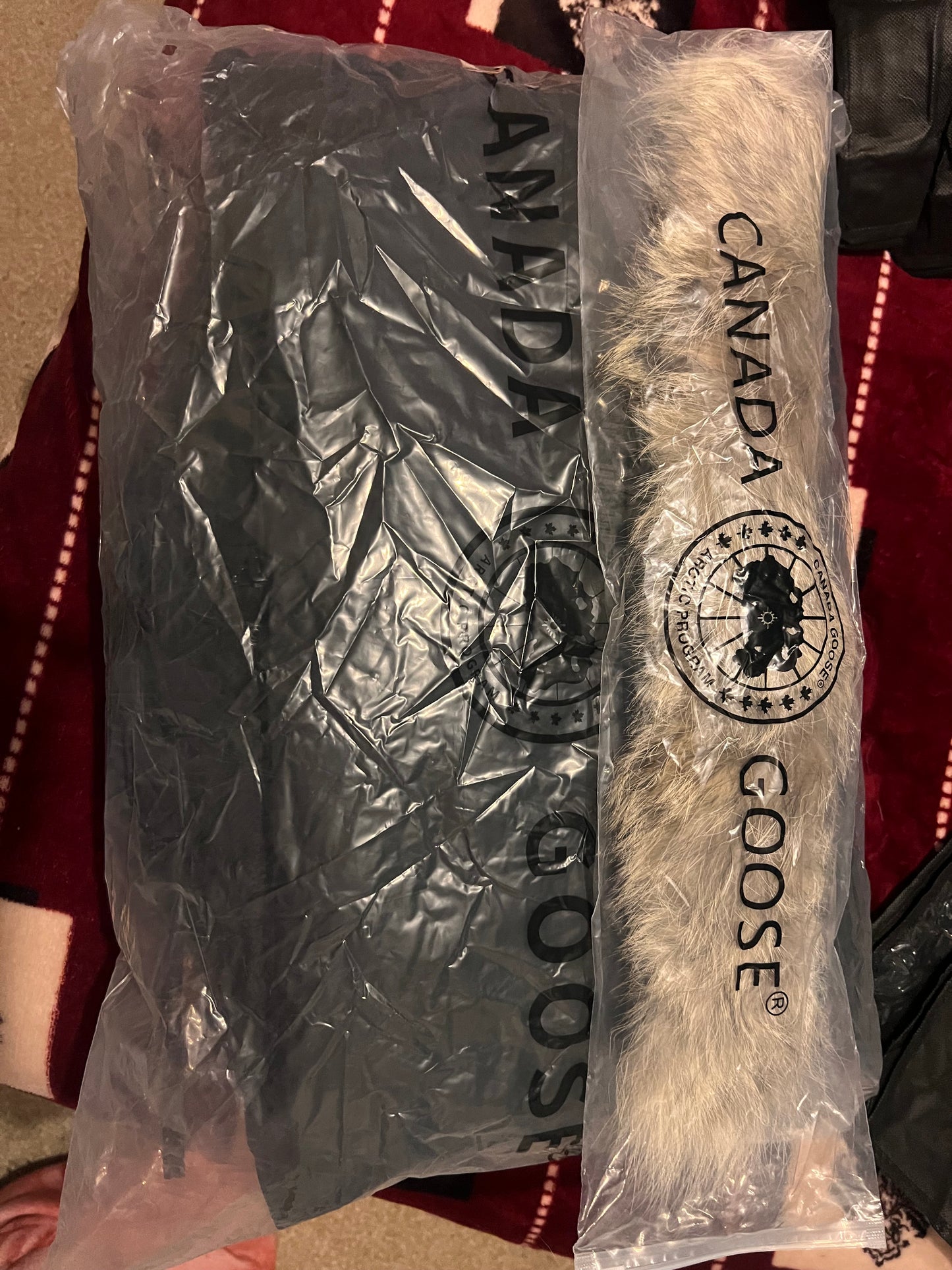 C goose Puffer black badge with fur