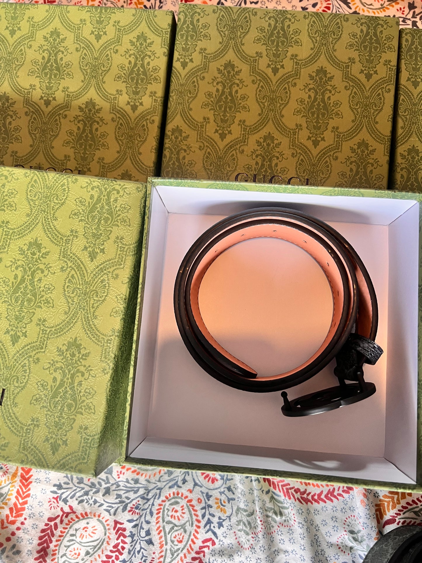 Black G buckle belt with box