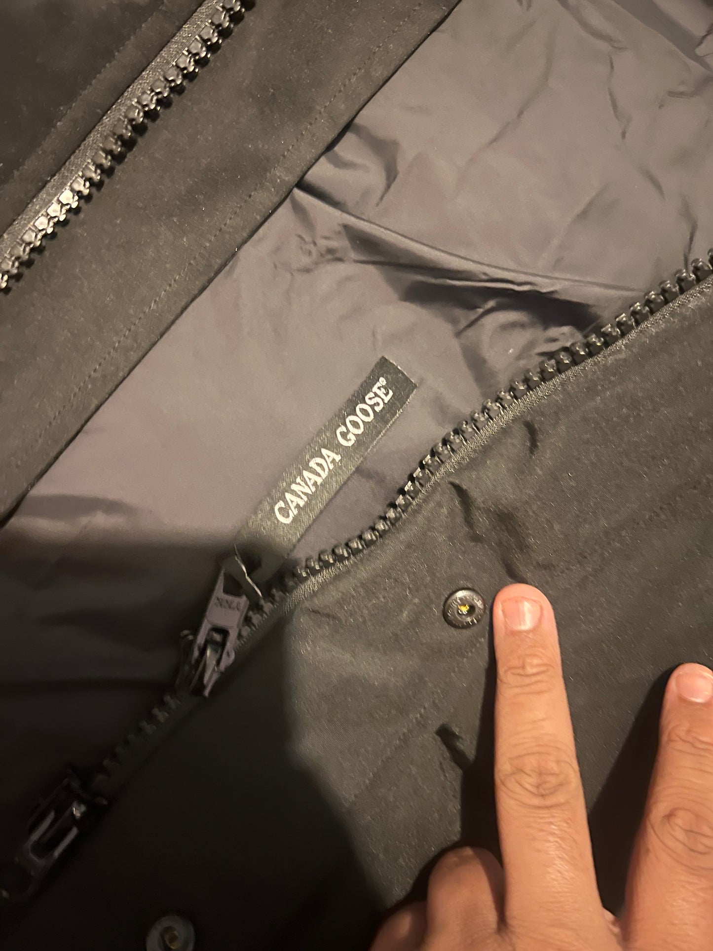 C goose Puffer black badge with fur