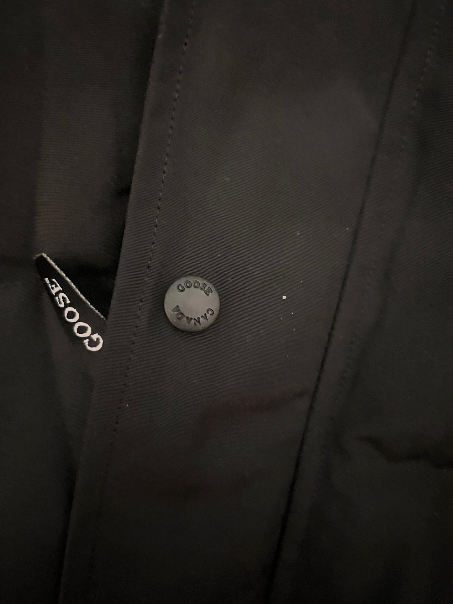 C goose Puffer black badge with fur