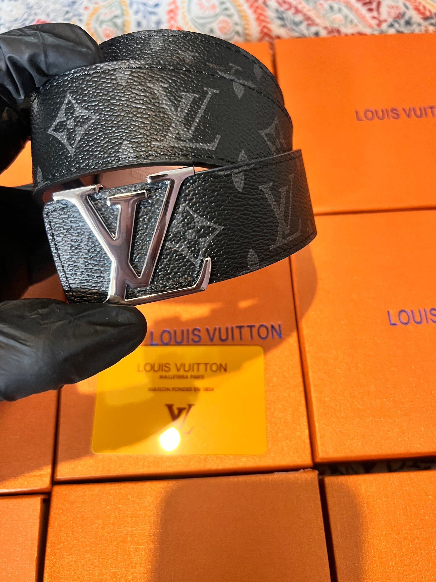 Silver buckle l belt with box