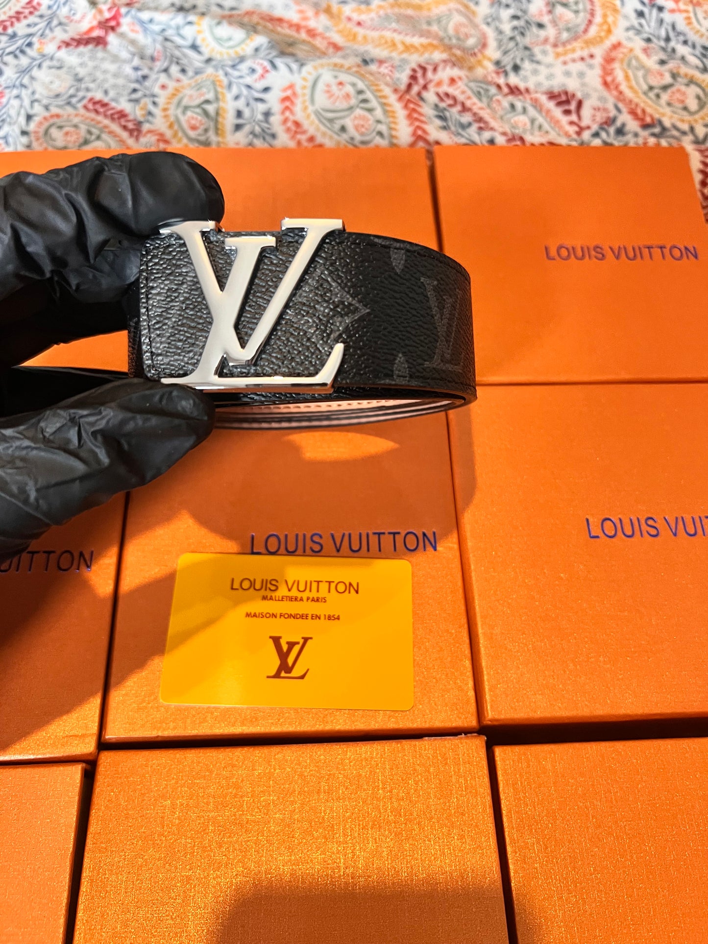 Silver buckle l belt with box