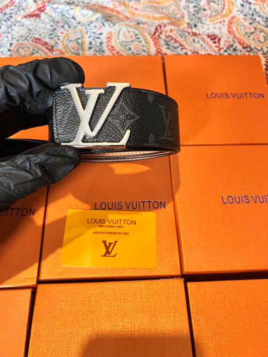 Silver buckle l belt with box