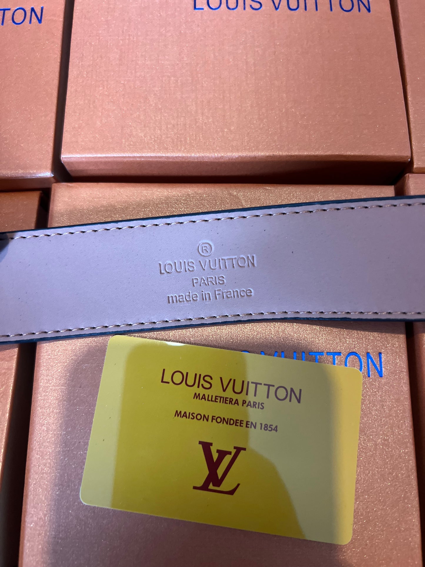 Silver buckle l belt with box