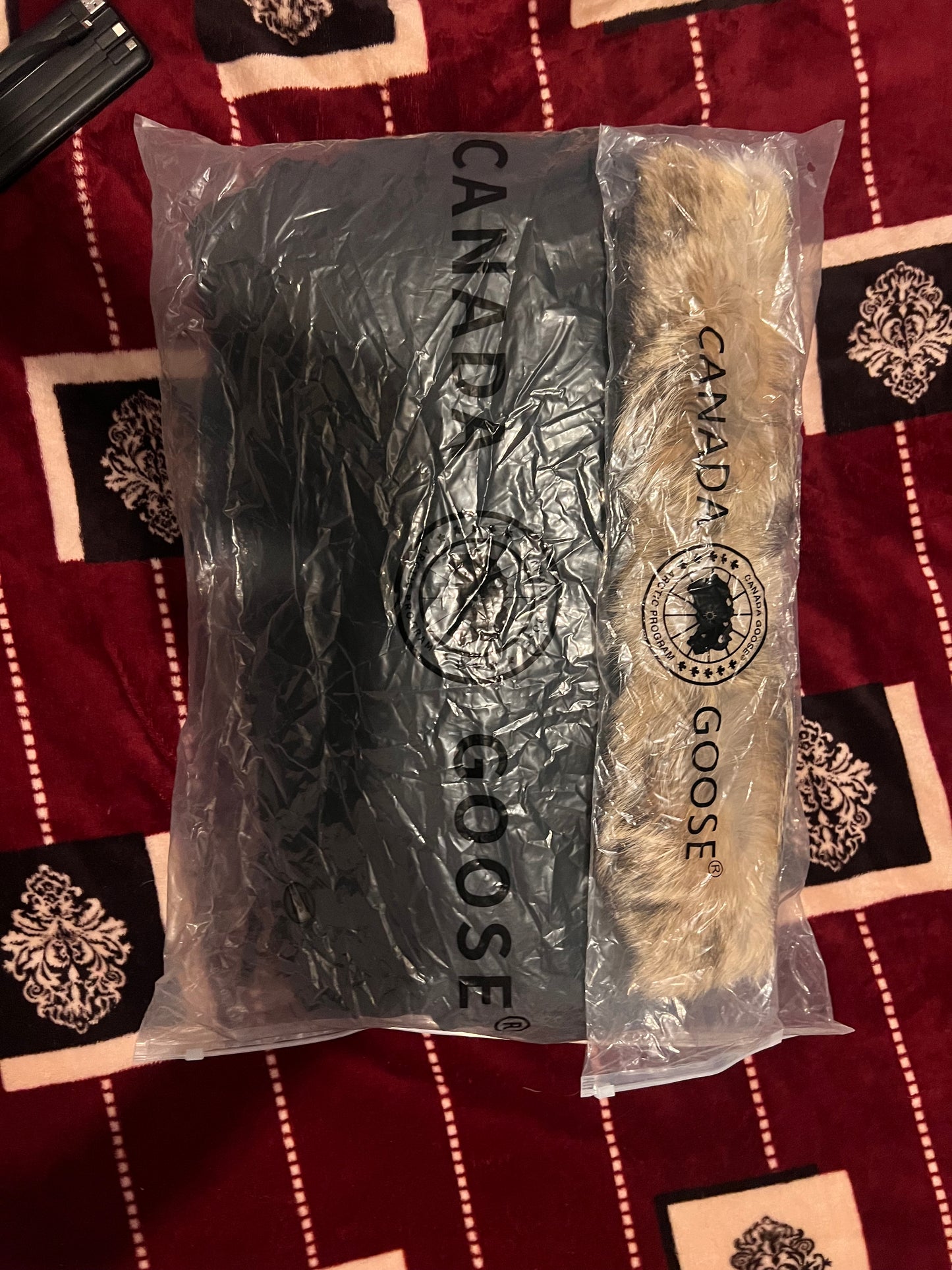 C Goose puffer red badge with fur